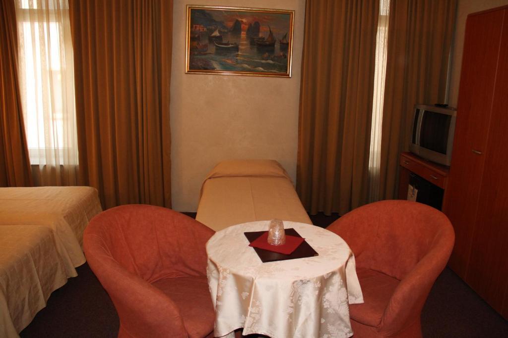Auberge Gaglioti Luxembourg Room photo